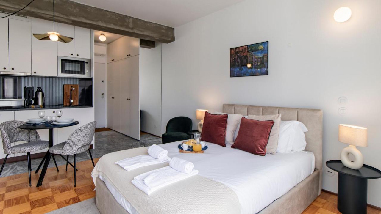 Ceuta Studio Apartments By Lovelystay Porto Exterior foto