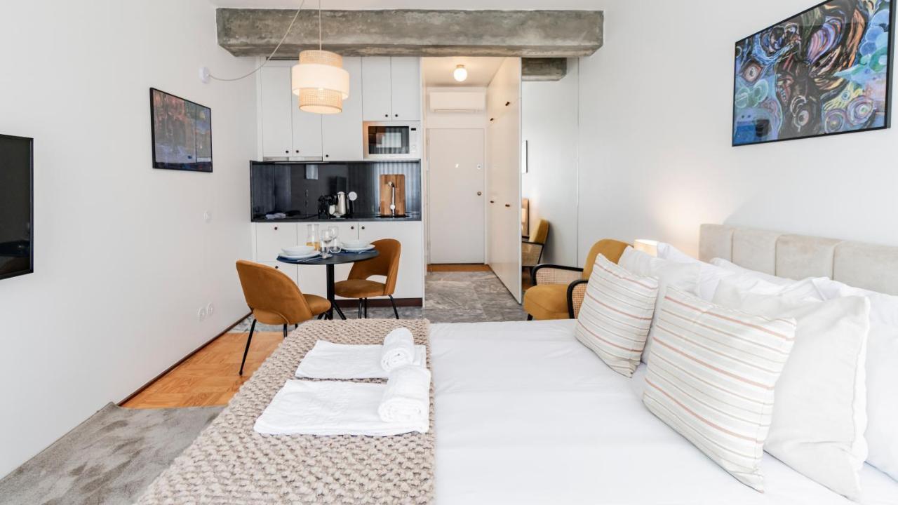 Ceuta Studio Apartments By Lovelystay Porto Exterior foto